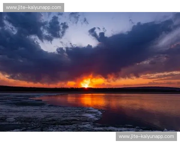 冰与火的碰撞：苏维埃的雄狮怒吼，奥伦堡的玫瑰绽放